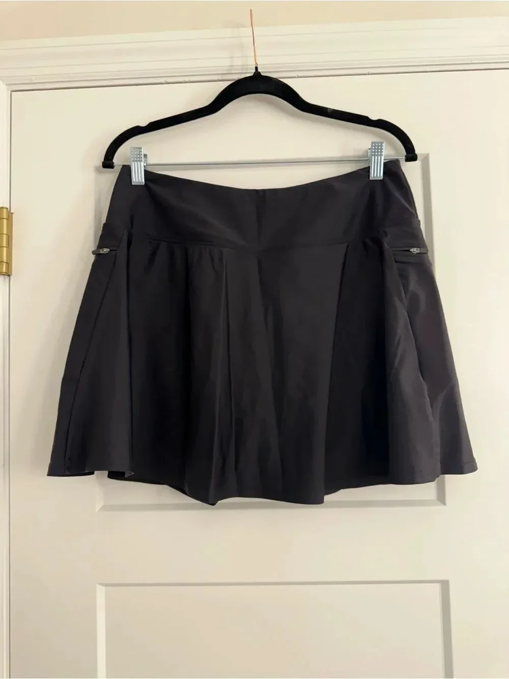 Women's Twnnis Skort/Swim Skirt with Zipper Pockets Tummy Control NWOT